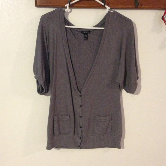 SOLD IN BUNDLE! Gray 3/4 sleeve cardigan