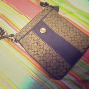 RESERVED !!! @kristinanoelkb Brown coach purse !!