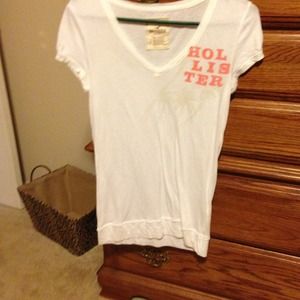 Hollister tee