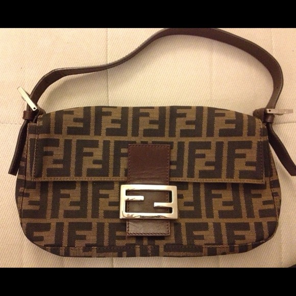 *SOLD* FENDI clutch or shoulder bag - Picture 1 of 4