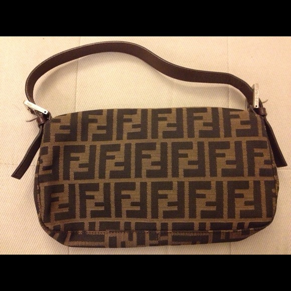 *SOLD* FENDI clutch or shoulder bag - Picture 2 of 4