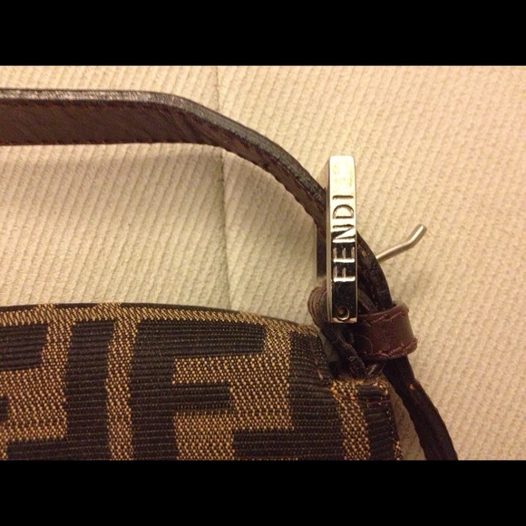 *SOLD* FENDI clutch or shoulder bag - Picture 3 of 4