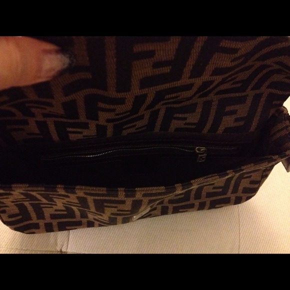 *SOLD* FENDI clutch or shoulder bag - Picture 4 of 4