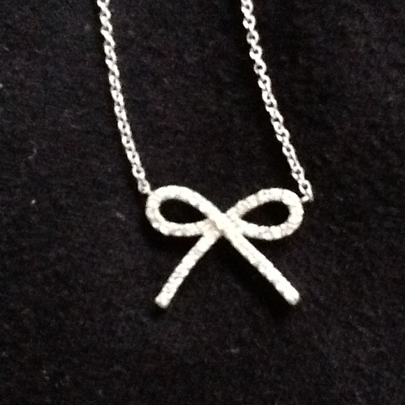 Pave bow with Cz bow necklace with chain - Picture 2 of 2