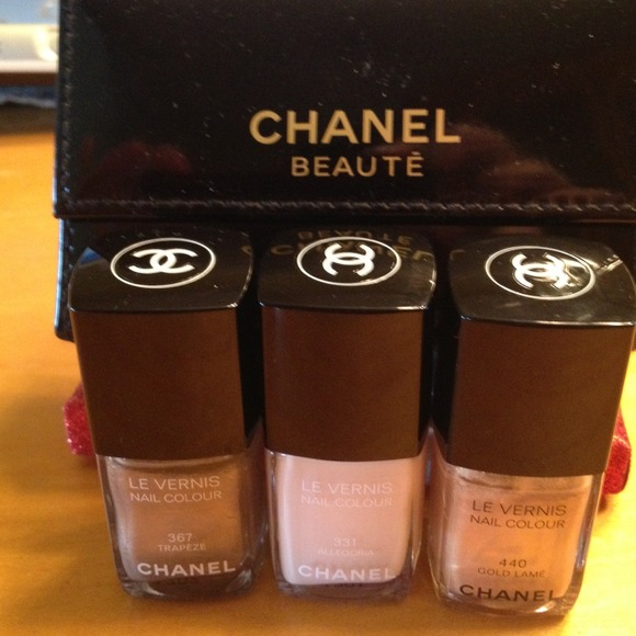 Chanel nail polish