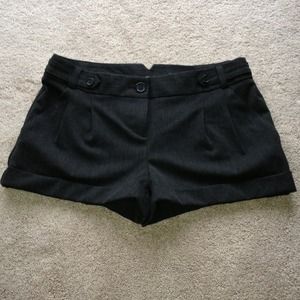 Size 6 express cuffed shorts nwt