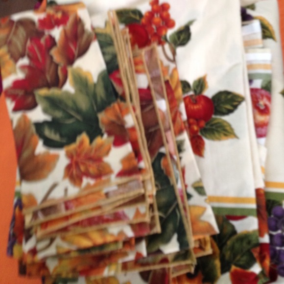 Fall tablecloth and napkins