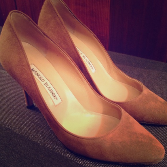 ✨SOLD✨ Manolo Blahnik suede pumps! 37