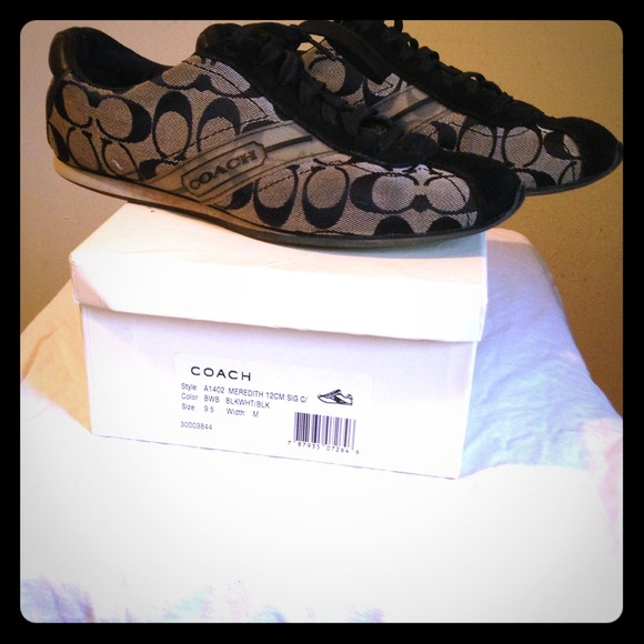 GREAT CONDITION COACH SNEAKERS.