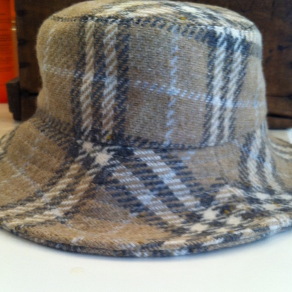 ❌SOLD❌ Authentic Burberry Bucket Hat