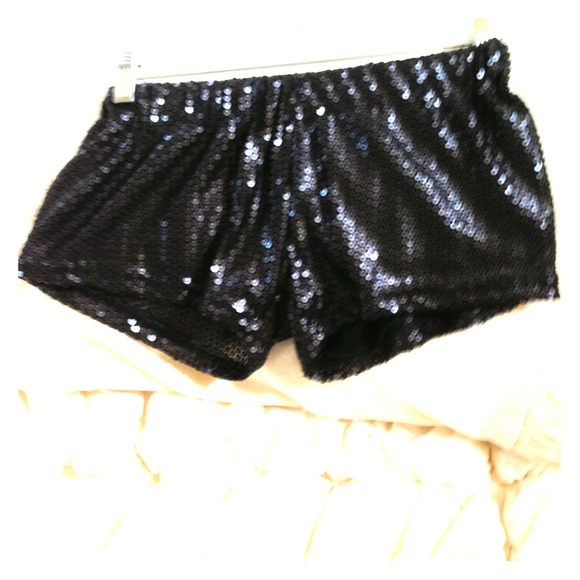 Hot pants & Jeans traded