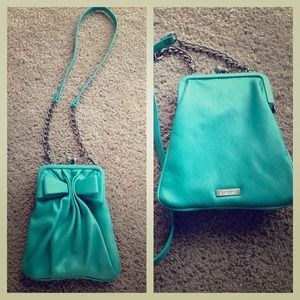 Adorable Jessica Simpson cross body purse.