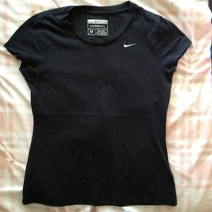 Black nike sportstee