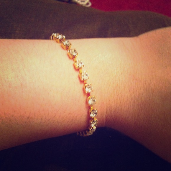 Diamond like gold bracelet