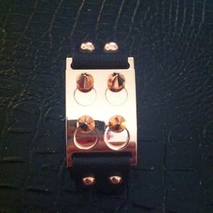 Bundle of neckless and bracelet