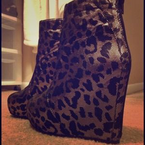 ASOS Foil Gold Leopard Boots 😼