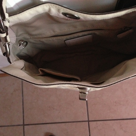 Really pretty Coach purse - Picture 3 of 3