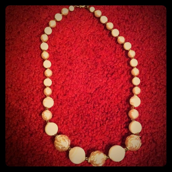 Pearl short necklace