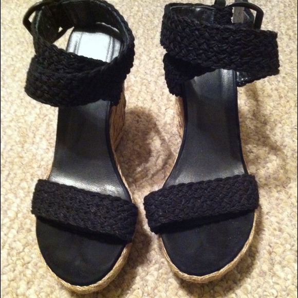 ⬇⬇⬇ AUTHENTIC Stuart Weitzman size 9