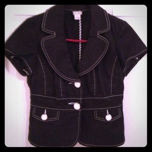 ✨REDUCED✨Short Sleeve Jacket w/ White Stitching