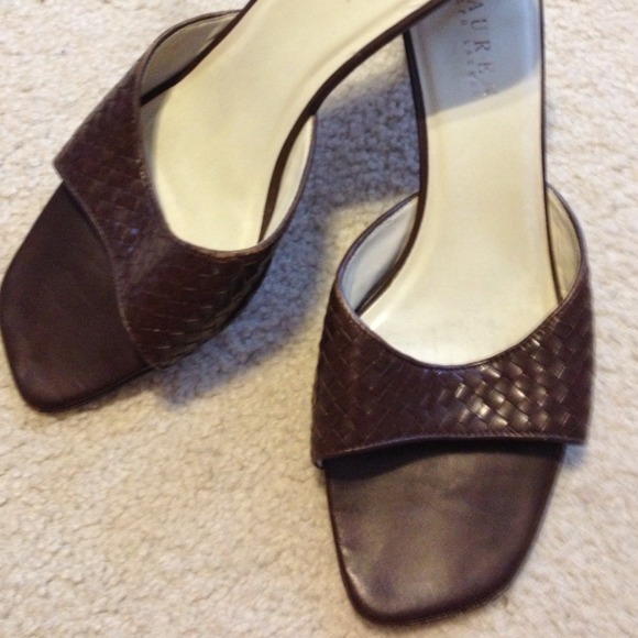 Women's shoes