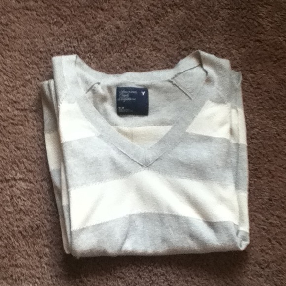 American Eagle Outfitters Tops - ❗Sold❗American Eagle long-sleeved shirt.