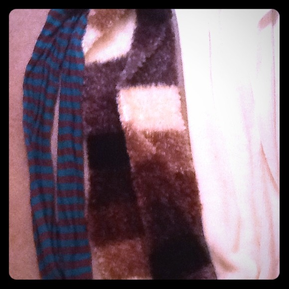 3 scarfs