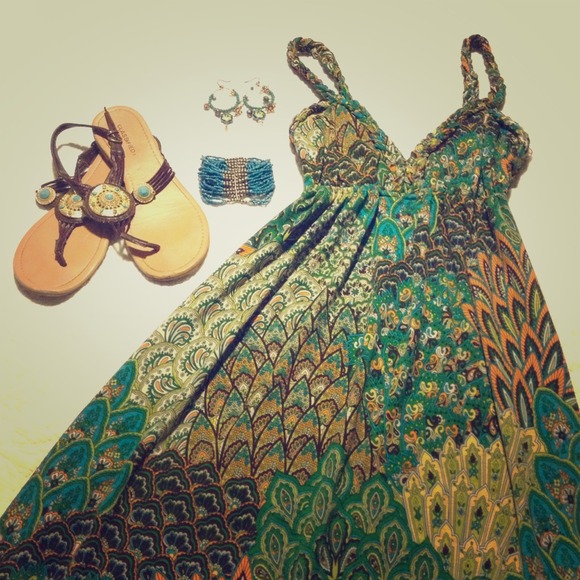 SOLD in bundle!!!! Beautiful maxi dress