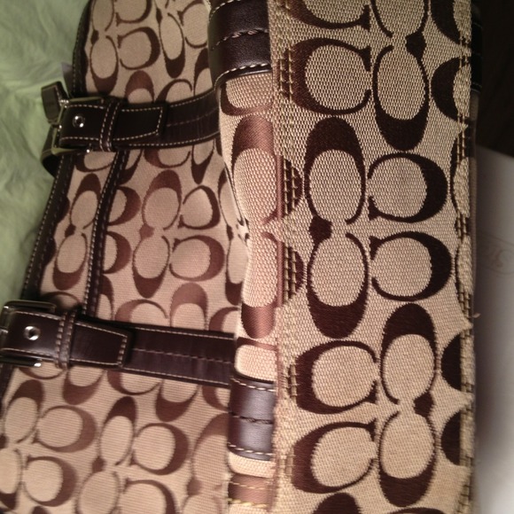 Authentic Coach Purse - Picture 4 of 4