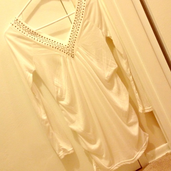 SOLD White Long Sleeve Shirt/Dress @lisa915