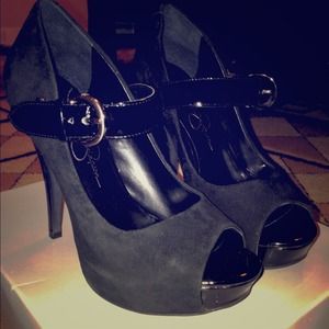 Jessica Simpson Black pumps