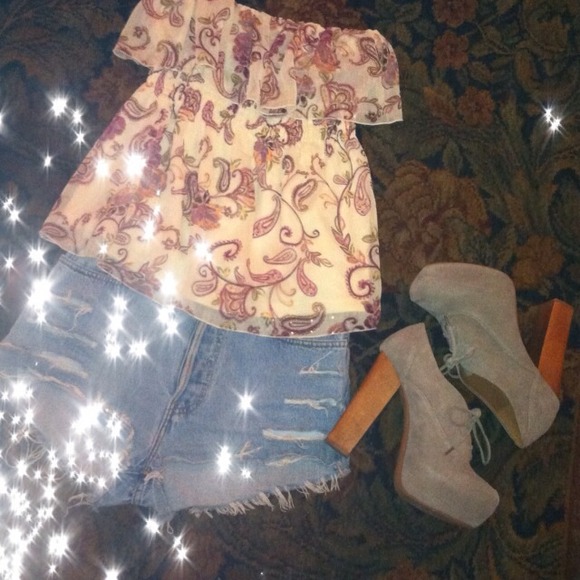 ❌SOLD❌ Candies floral paisley tank