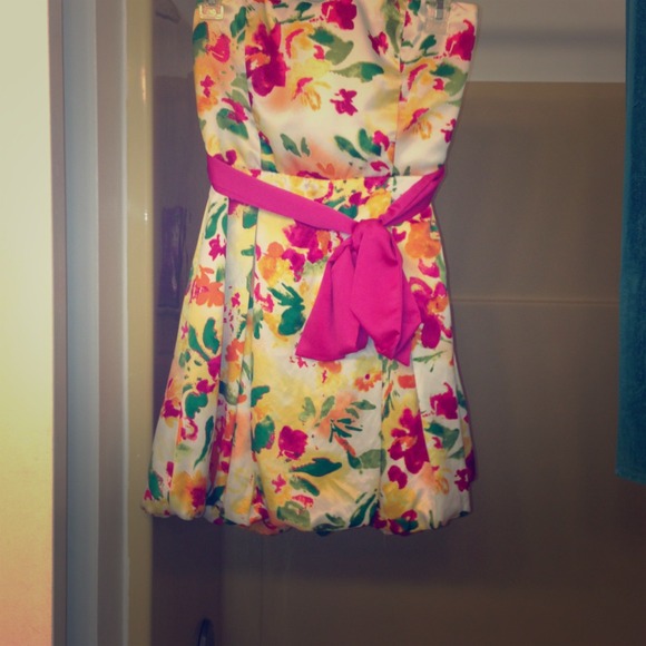 Strapless mini