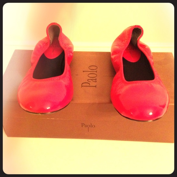 Red flat ballerina shoes