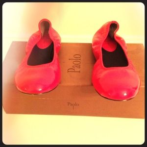 Red flat ballerina shoes