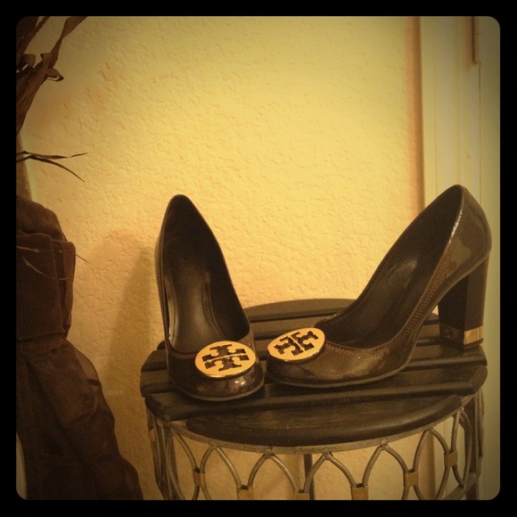 Tory Burch "Maddie" Patent Leather Brown Pumps