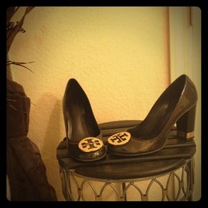 Tory Burch "Maddie" Patent Leather Brown Pumps