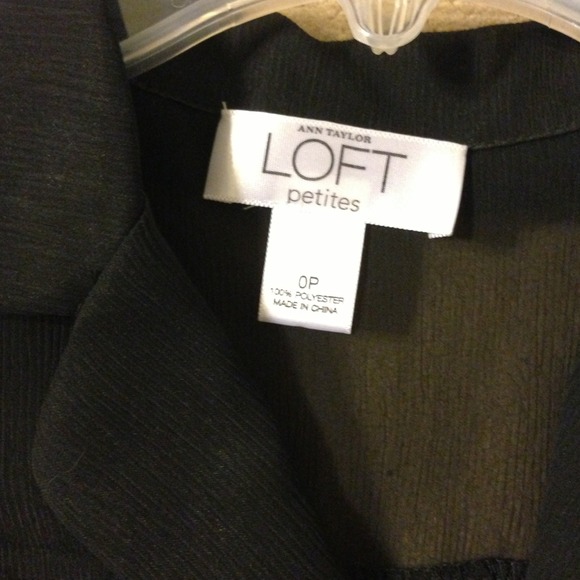 🎉JUST REDUCED AGAIN🎉Ann Taylor Loft Sheer Blouse - Picture 3 of 4