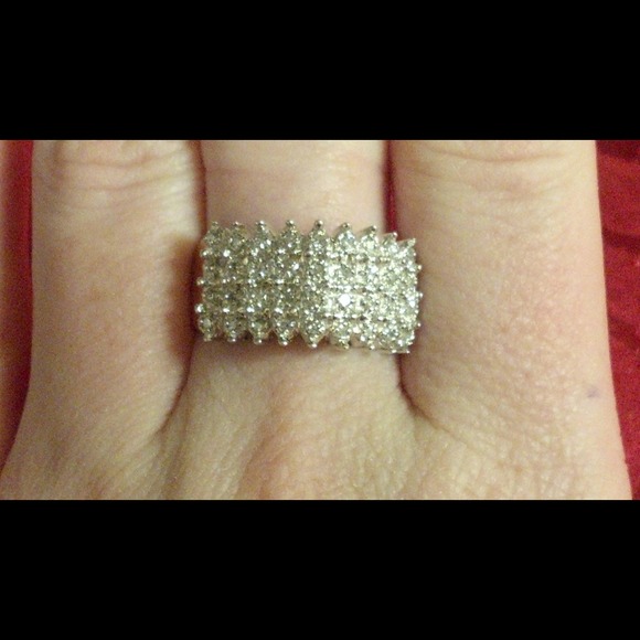 (REDUCED) DIAMOND Ring 10 Karat GOLD!!!!! - Picture 4 of 4