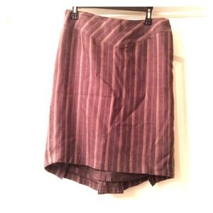 Pleated back skirt