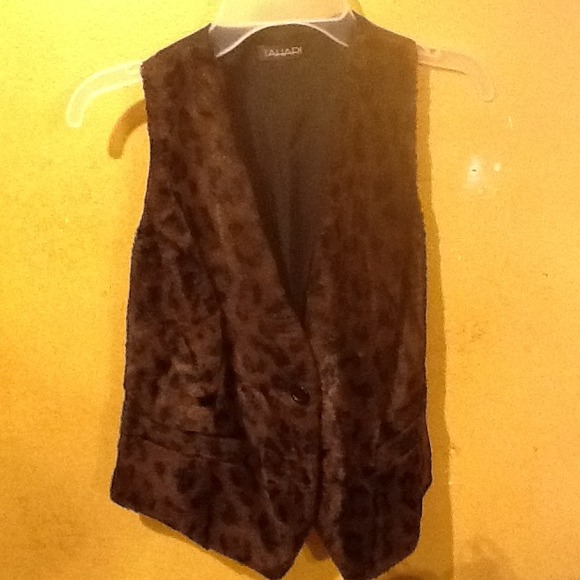 Tahari Leopard Print VestReduce$8