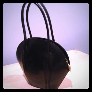 Black purse.