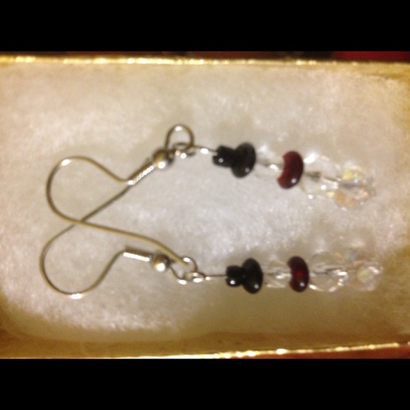 💢 SOLD 💢 Snowman bead earrings