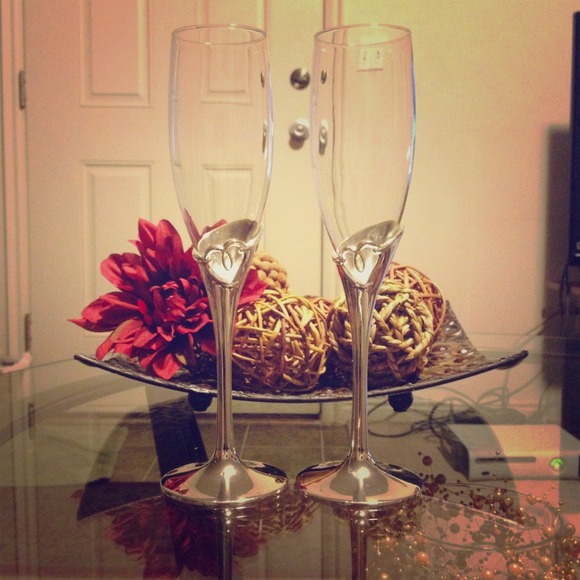 🚫SOLD🚫SOLD🚫Silver Open Heart Toasting Glasses!!