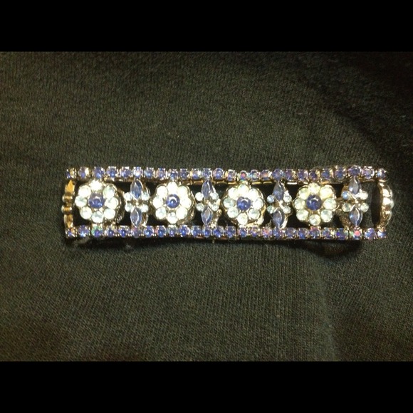 💢 SOLD 💢Bracelet with blue and clear crystals