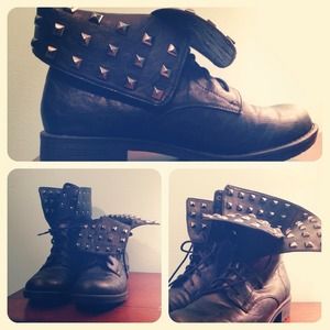 Studded Arizona boots! 💀