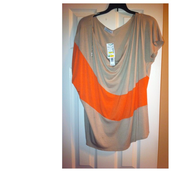 SOLD ✅Color blocked top ❤