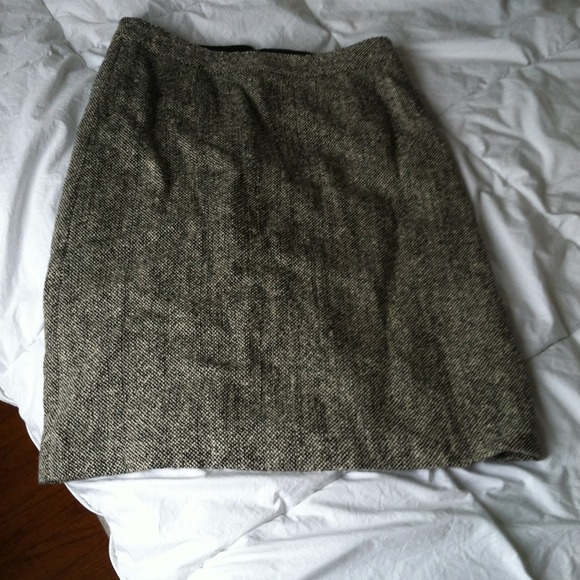 ❗Final Sale❗Isaac Mizrahi wool skirt SZ 8