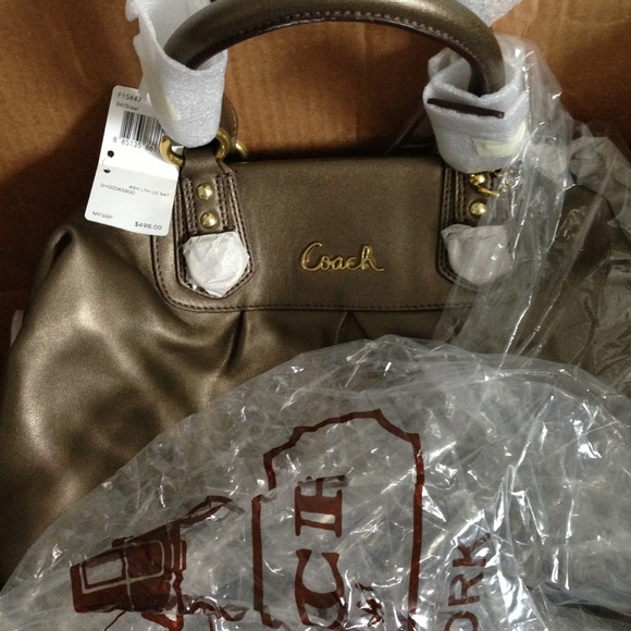 Large Ashley satchel coach !