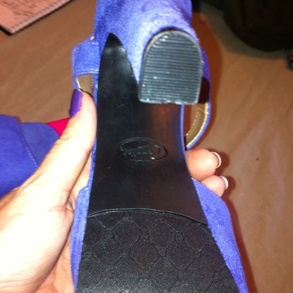 Candie's Lavendar suede pumps - Picture 3 of 4